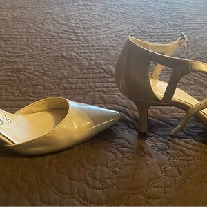 Size 5.5 Nine West Light Beige strapped heels. 1-1/2” heel.